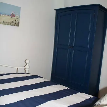 Anchor, Prázdninový dům *