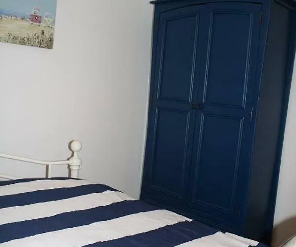 Anchor, Σπίτι διακοπών *